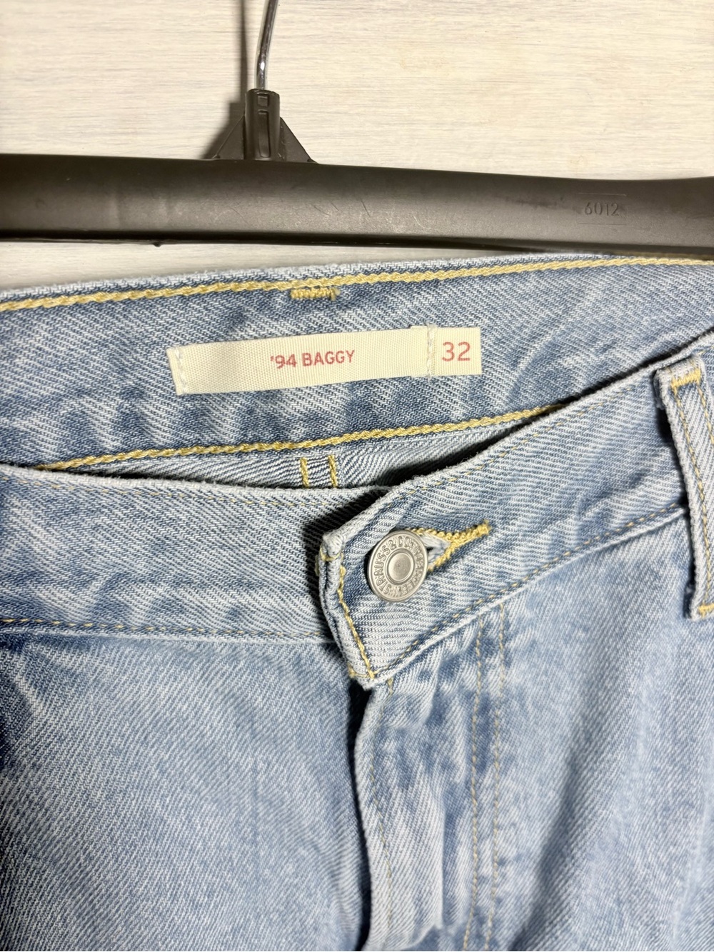 Levi’s ‘94 Baggy Jeans Riveting Wash Cool Girl Relaxed Everyday Effortless - Picture 9 of 12